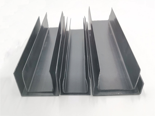 鋁合金門窗防塵(chén)蓋生産